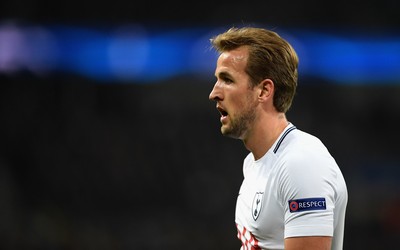 9D体育精华-于帕梅卡诺被换下时摇头